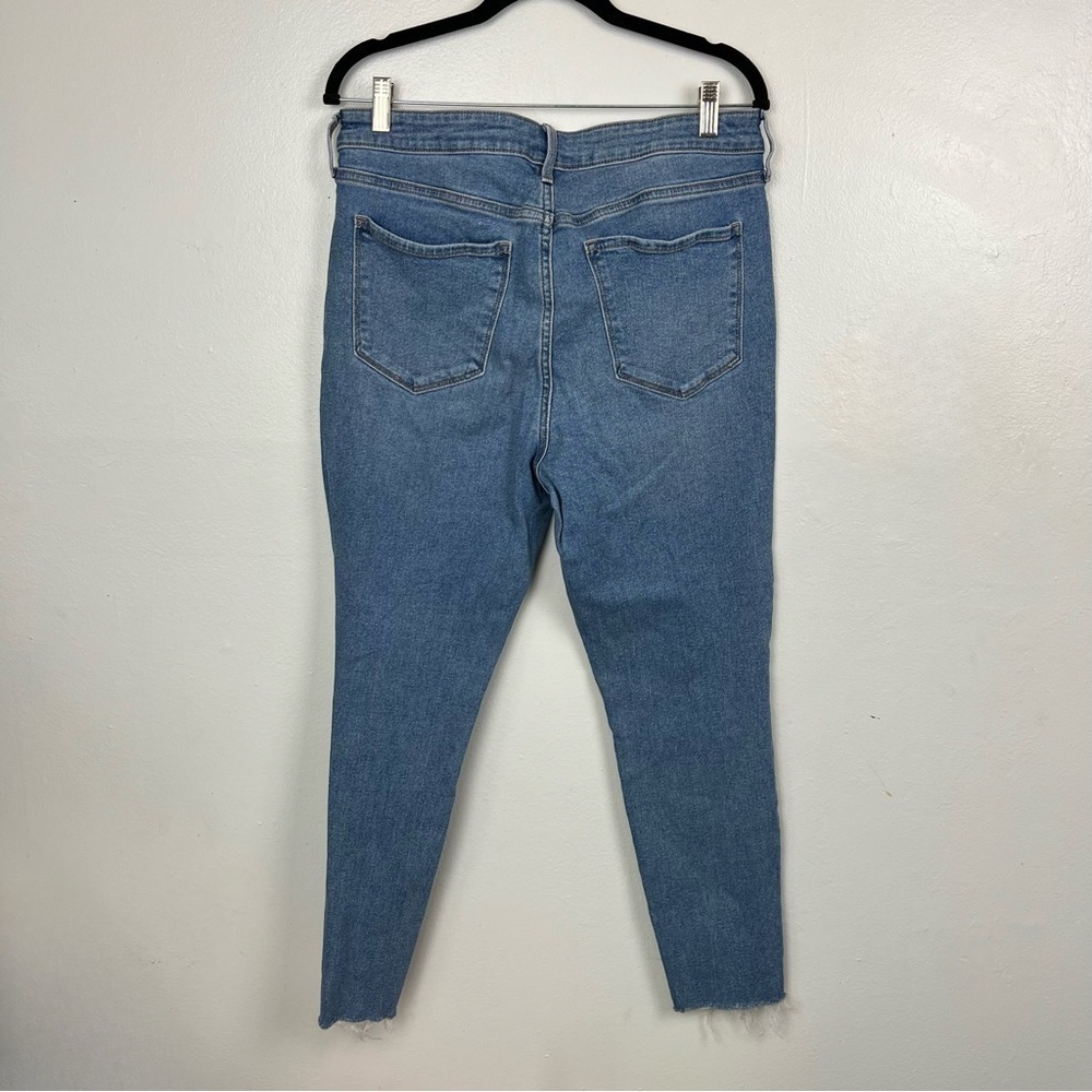 Old Navy Rockstar Super Skinny Distressed Skinny Jean Size 14 - Picture 2 of 6
